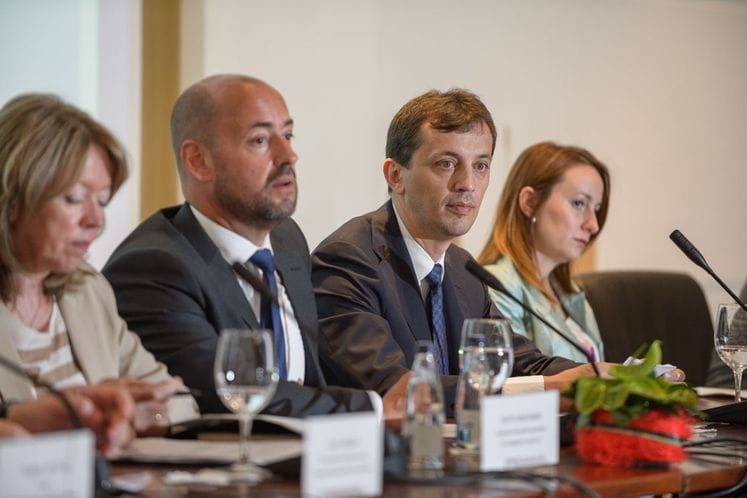 Ministar Bošković otvorio konferenciju o deinstitucionalizaciji "Prevencija smještanja djece u institucije”