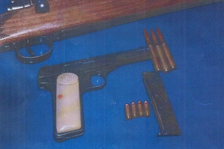 Oduzeti dva pištolja, puška i municija