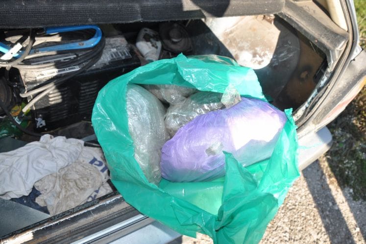 U Nikšiću policija pronašla i oduzela oko 10 kilograma marihuane
