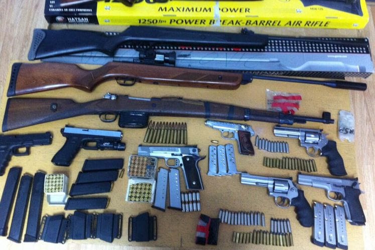 Barska policija pronašla i zaplijenila veću količinu oružja i municije kod jednog lica u ilegalnom posjedu