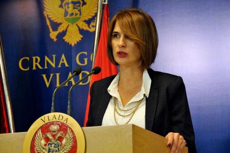 Vlada donijela Odluku o utvrđivanju broja radnih dozvola za strance za 2015. godinu