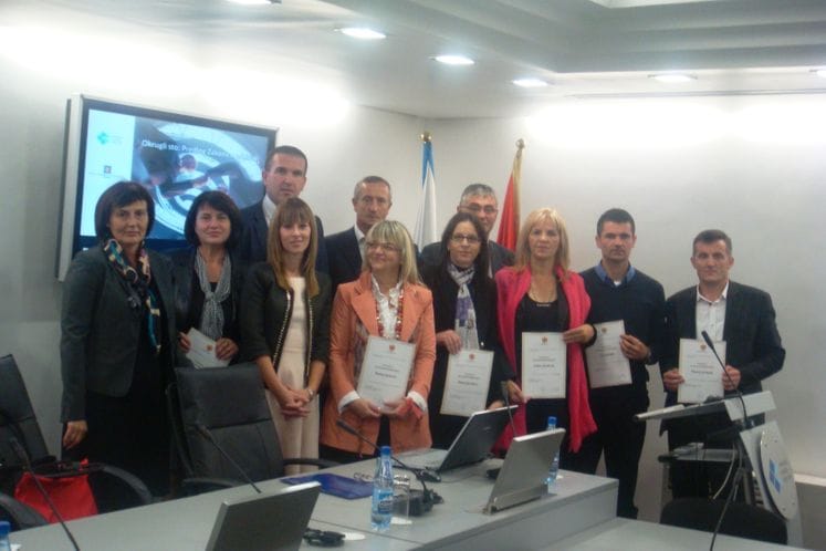 Saopštenje: Uručene licence za rad novim posrednicima