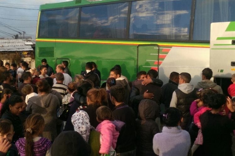 Dobrovoljni povratak interno raseljenih porodica na Kosovo: 10 interno raseljenih porodica dobilo kuće u Peći