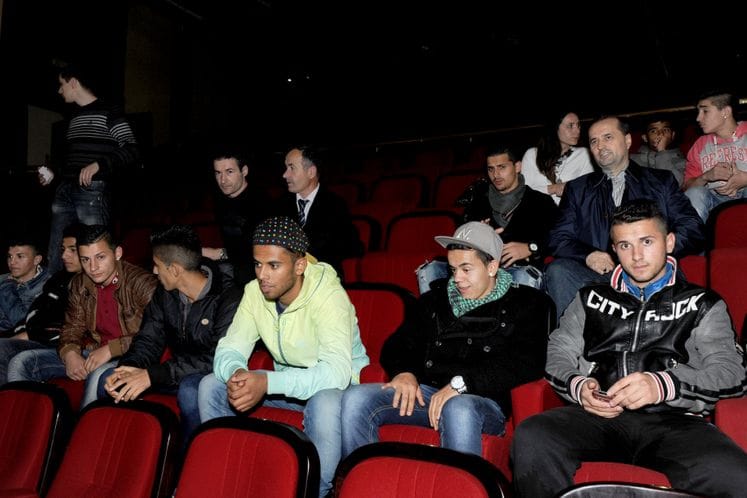 Zaposleni Ministarstva za ljudska i manjinska prava zajedno sa učenicima srednjih škola gledali komad ,,Predstava Hamlet u selu Mrduša Donja“