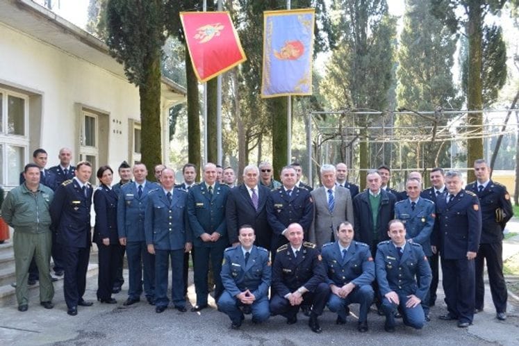 Uručeni sertifikati pilotima Armije Republike Makedonije