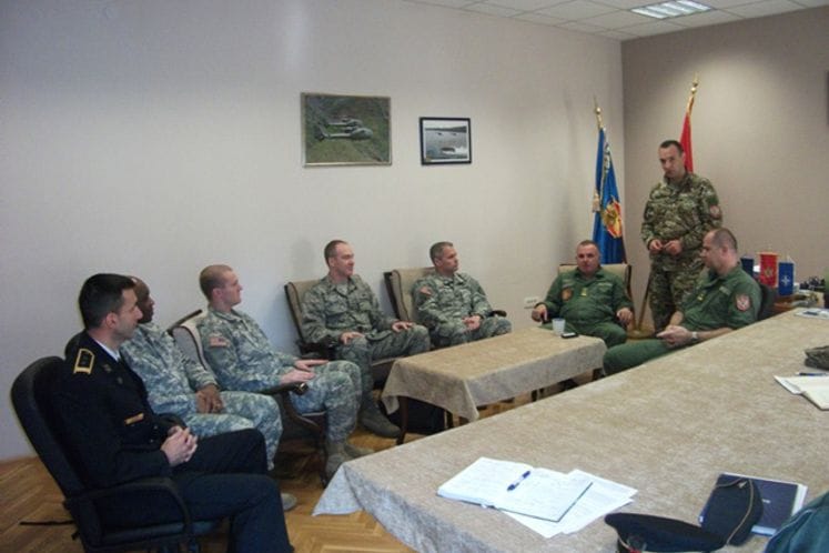 Delegacija Nacionalne garde države Mejn u posjeti Vazduhoplovstvu VCG