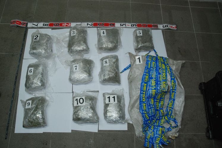 Na graničnom prelazu Dobrakovo zaplijenjeno oko 5,5 kilograma skanka