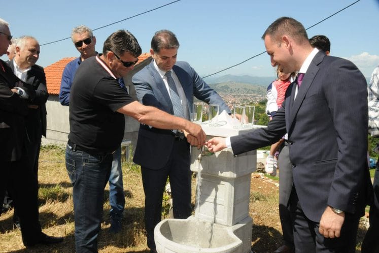 Saopštenje: Ministar Ivanović otvorio vodovod na Zlatici i rekonstruisani školski objekat u Doljanima