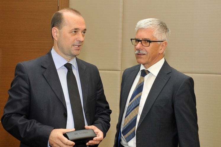 Lokalni pristup-konkretni pristup