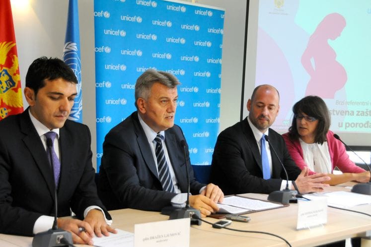 Ministar Radunović govorio na konferenciji za novinare na kojoj su prezentovani vodiči za redovnu postnatalnu njegu majki i novorođenčadi