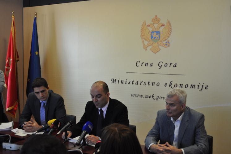 SAOPŠTENJE: Ministar Kavarić svečano uručio Ugovore o koncesiji za izgradnju deset mHE na šest vodotka