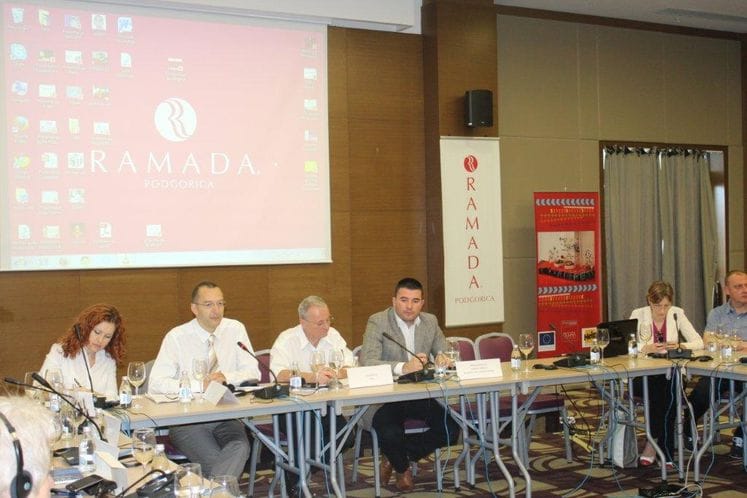 Održana konferencija povodom zavrsetka projekta "Podrška integraciji i dobrovoljnom povratku I/RL-a i stanovnicima kampa na Koniku"