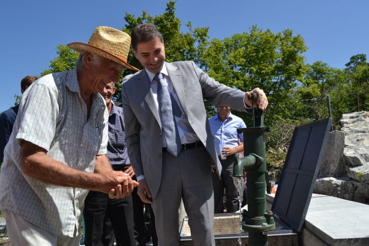 Saopštenje: Ministar Ivanović obišao selo Kopilje u Piperima, gdje je pustio u rad bistijernu