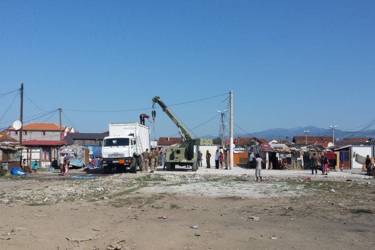Postavljanje kontejnera u naselju Kamp Konik I