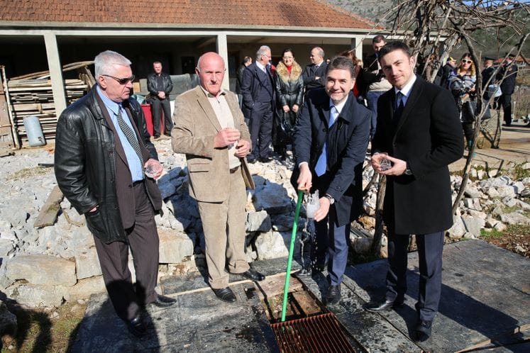 Saopštenje: Ministarstvo poljoprivrede, Opština Cetinje, mještani sela Rvaši, u saradnji sa Vojskom CG završili mjesni vodovod