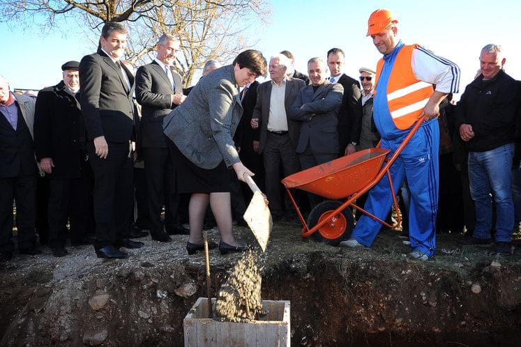Postavljen kamen temeljac za izgradnju zgrade za penzionere u Nikšiću