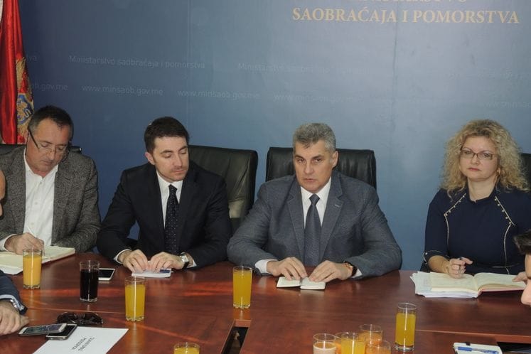 Saopštenje: Dogovoreno privremeno rješenje problema prevoza putnika od Podgorice ka Cetinju i dalje duž primorja