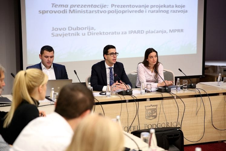 Saopštenje: Predstavnici Ministarstva razgovarali sa bankarima o mogućnostima da podrže poljoprivrednike u investicijama