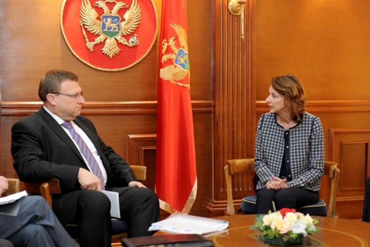 Susret ministara odbrane prof. dr Milice Pejanović-Đurišić sa delegacijom Višegradske četvorke