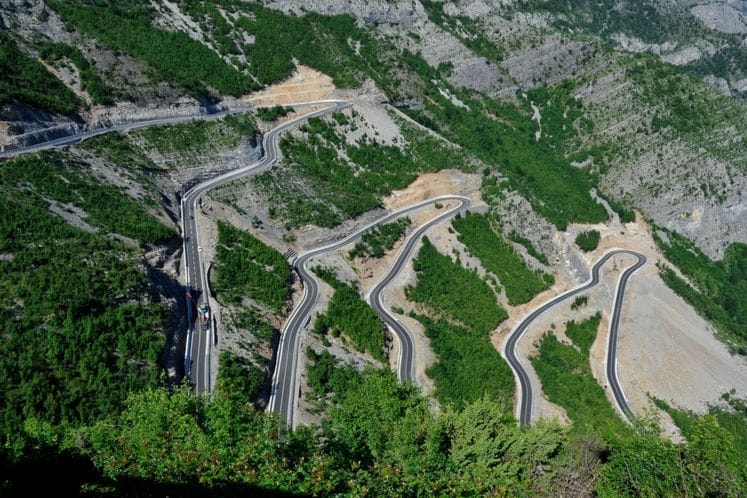 Saopštenje: Ministri saobraćaja Crne Gore i Albanije – Brajović i Hadžinasto obišli put Podgorica – Gusinje (preko Albanije)