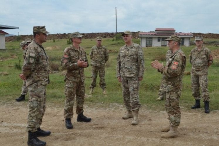 Admiral Samardžić u posjeti 2. pješadijskoj četi u kasarni u Pljevljima