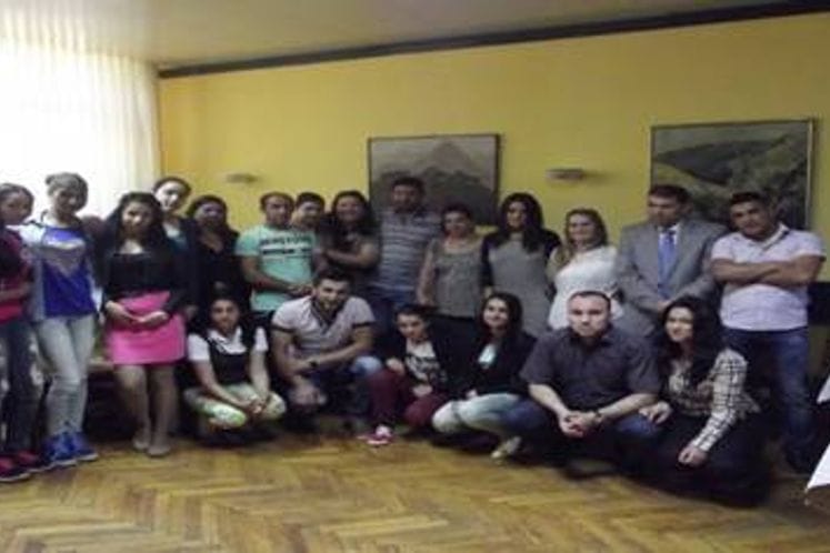 Obuka za edukaciju roditelja, djece, RAE aktivistkinja, službenika/ca državne uprave o zaštiti od nasilja u porodici i maloljetničkih prisilnih brakova među romskom populacijom.