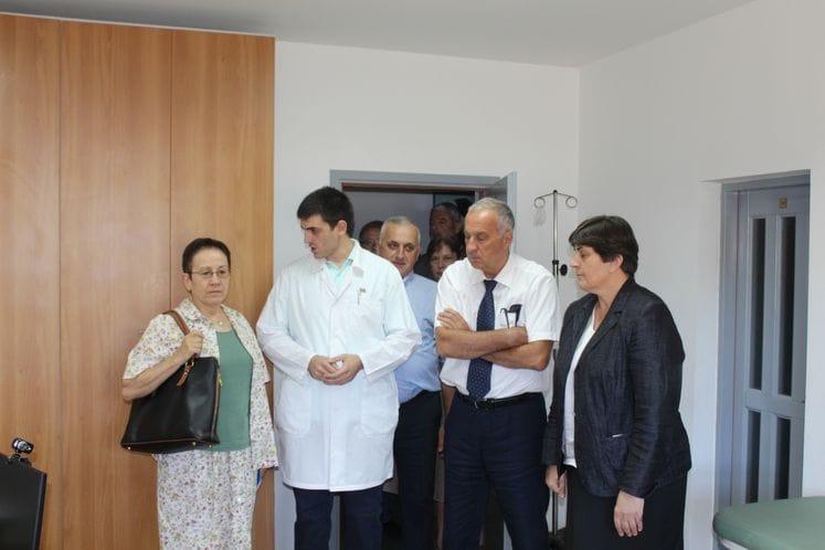 Ministarka Kovačević i ambasadorka Štajnaker u posjeti Centru za tražioce azila u Spužu