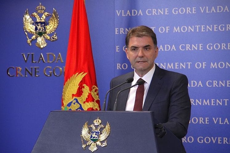 Mit o spoljnotrgovinskom deficitu