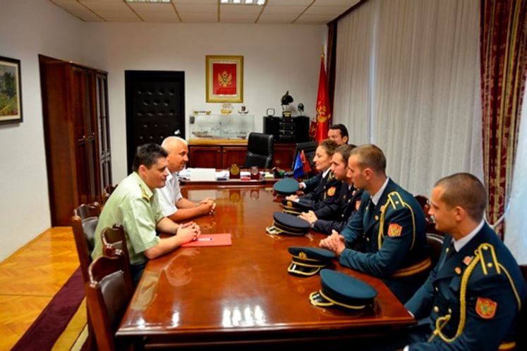 Admiral Dragan Samardžić i pukovnik Rajko Pešić primili novoproizvedene oficire