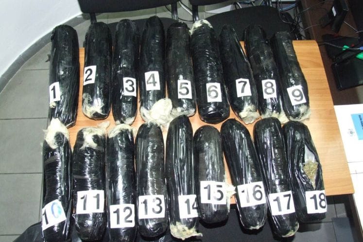 Zajedničko saopštenje: Policijski i carinski službenici otkrili 10,5 kg skanka; lišena slobode dva lica za koja se sumnja da su pokušala da ovu drogu prokrijumčare u Italiju