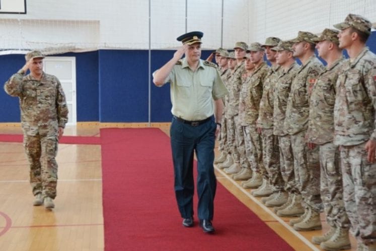 Svečani doček kontingenta Vojske Crne Gore: Vojnike pozdravili državni sekretar Bojan Šarkić i komandant kontingetna major Enes Murić