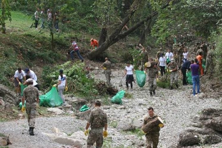 Jačanje podrške članstvu u NATO: Vojska Crne Gore u akciji čišćenja korita Ribnice