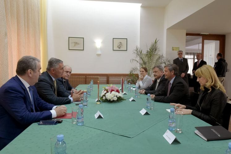 PM Đukanović speaks with Slovenian Foreign Minister Karl Erjavec