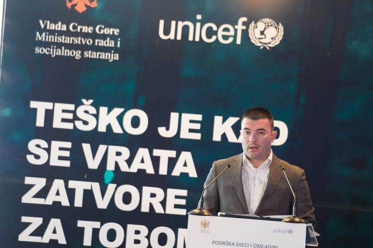 PODRŠKA MLADIMA U OSAMOSTALJIVANJU NAKON IZLASKA IZ DOMA ILI HRANITELJSKE PORODICE