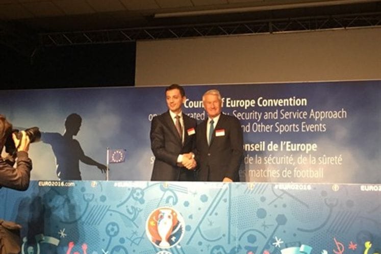 Pariz: Ministar Bošković potpisao Konvenciju o objedinjenom pristupu sigurnosnim, bezbjednosnim i službenim mjerama na fudbalskim utakmicama i drugim sportskim događajima