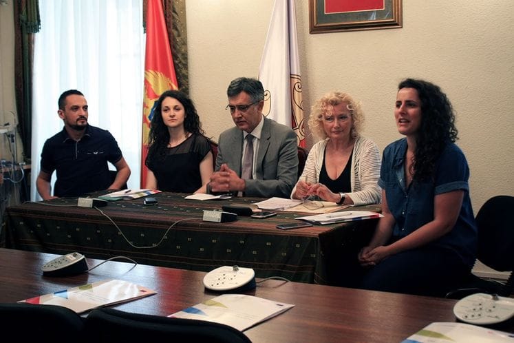 Panel diskusija o unapređenju kvaliteta života LGBT osoba u Crnoj Gori održana u Kotoru