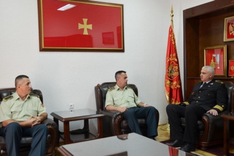 Potpukovnik Vukadinović i major Bučan kod admirala Samardžića povodom završetka njihovog usavršavanja u Hrvatskoj