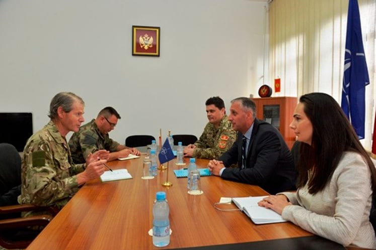 Mašulović sa generalom Bredšouom, zamjenikom komandanta Savezničke komande za operacije (ACO)