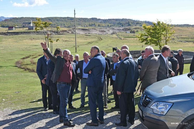 Simović i Stijepović obišli završne radove na putnom pravcu Kučki put – Korita, preko Zatrijepča