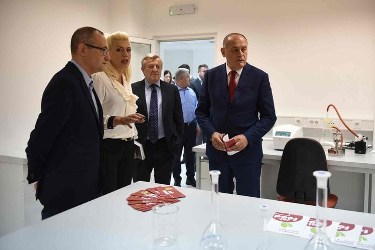 Potpredsjednik Vlade i ministar poljoprivrede Milutin Simović otvorio Laboratoriju za kvalitet i bezbjednost hrane na UDG
