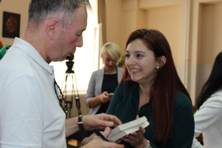 Toni Parsons susreo se sa ministrom Šehovićem, a učenicima Gimnazije “Slobodan Škerović” poručio: UVIJEK VJERUJTE U SNOVE