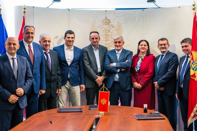 Ministarstvo sporta potpisalo ugovore sa opštinama, Vlada potvrdila: 345 hiljada eura za sportsku infrastrukturu