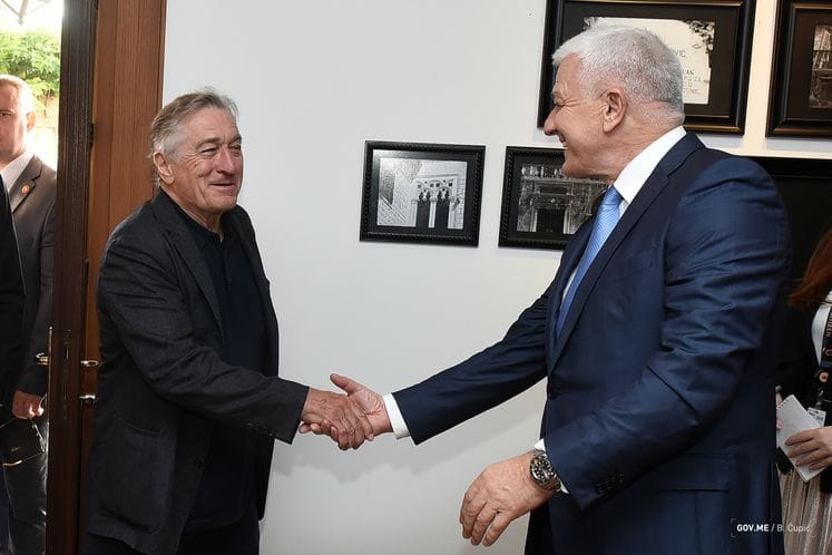 Premijer Duško Marković dočekao na Svetom Stefanu glumca Roberta de Nira