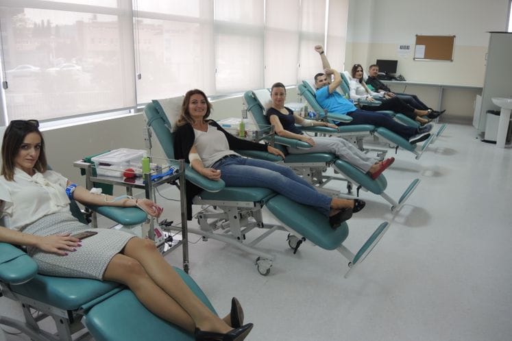 Saopštenje: Zaposleni u Ministarstvu saobraćaja dobrovoljno dali krv