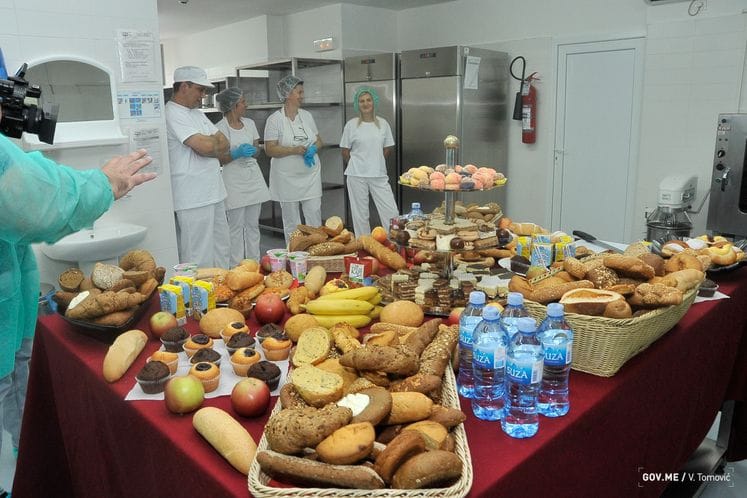 Šehović obišao đačku kuhinju: 9000 prijavljenih do sada, nadamo se povećanju broja