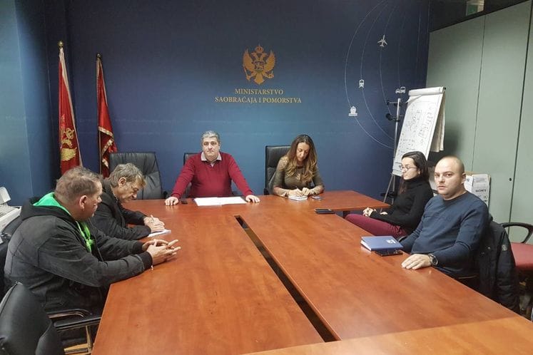 SAOPŠTENJE: Održan sastanak predstavnika Komisije za nestala lica Vlade Crne Gore i Udruženja porodica kidnapovanih, nestalih i ubijenih na Kosovu i Metohiji „Crveni Božur“