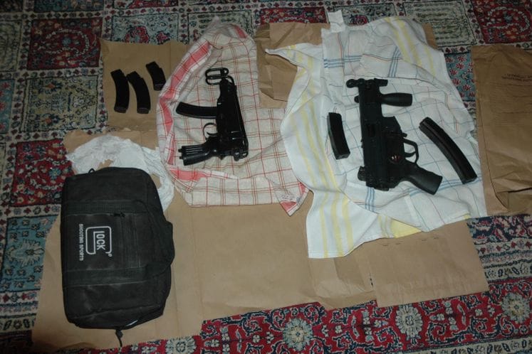 Bar: Spriječena likvidacija; osumnjičena lišena slobode nakon što je u stanu koji koristi pronađen arsenal oružja i municije