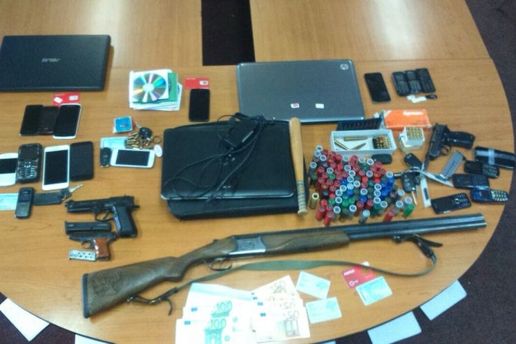 Sedamnesta akcija u borbi protiv OKG: Pretresima na 23 lokacije na sjeveru oduzeti oružje, municija, vozila, sredstva komunikacije, dokumentacija i 15 kg skanka; četiri lica lišena slobode – krivične prijave protiv 10 lica