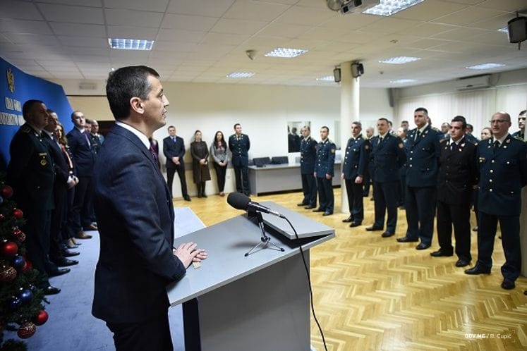 Dvadesetdva oficira i 16 podoficira Vojske Crne Gore unaprijeđeni u viši čin