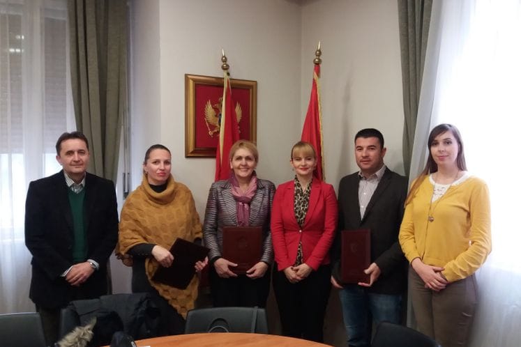 SAOPŠTENJE: URUČENI PROJEKTI O DONACIJI U OKVIRU KAMPANJE „BUDI ODGOVORAN. OD TEBE ZAVISI. SIVA EKONOMIJA 0%.“